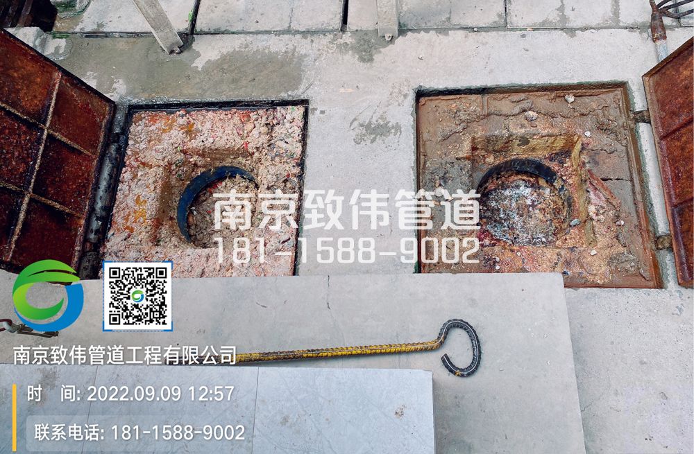 东南大学工地食堂隔油池油污清理施工现场